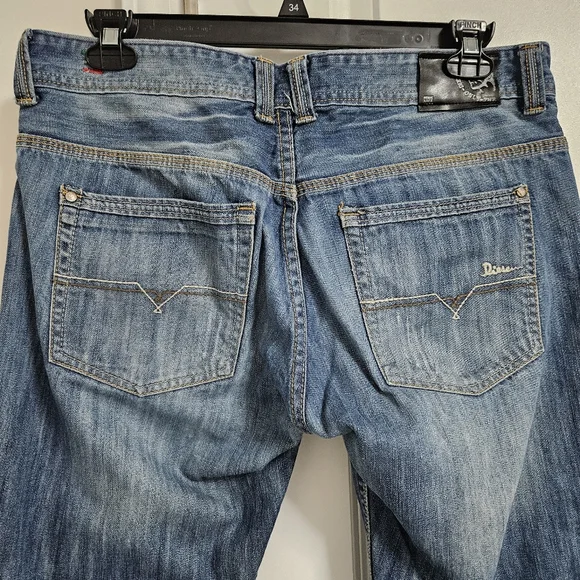 Diesel Distressed Straight Jeans Mens (34x31) Whiskering Embroidered Button Fly